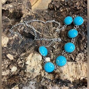EUC Crackle Faux Turquoise Silver Plated Necklace